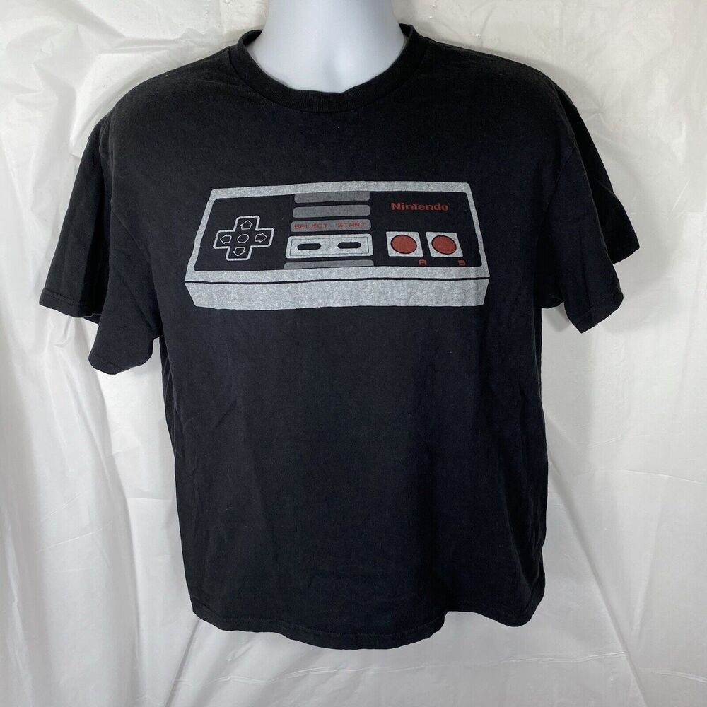 Nintendo Men's Large Super Entertainment System Snes Controller Graphic T Shirt